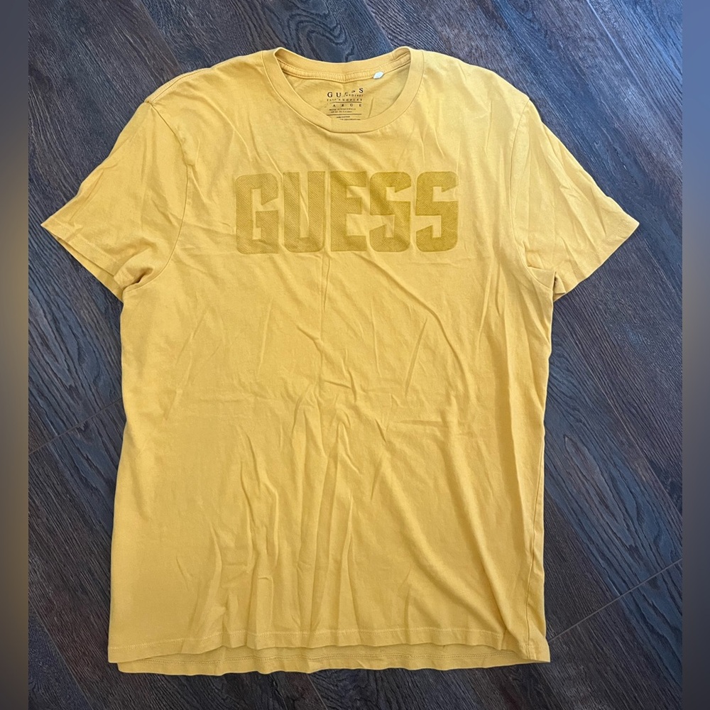 Guess golden yellow tshirt